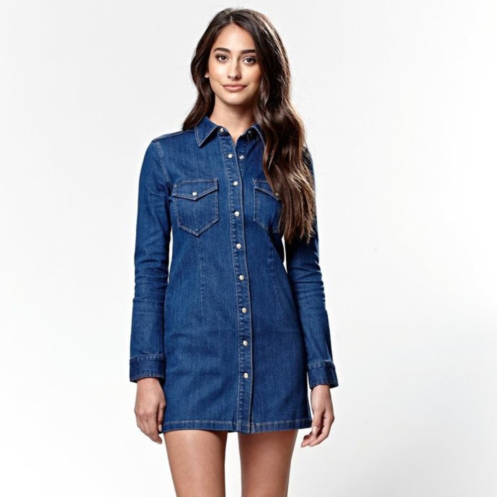 🚨3/$15🚨 NWOT kendall and kylie denim dress